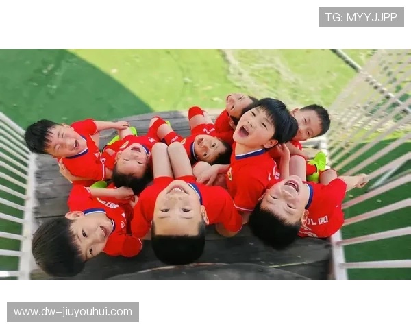 孝顺精神融入足球赛场现场直播展现家庭与体育的温情力量