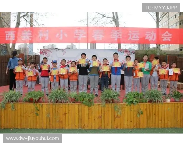 苏锴足球追梦之路展现青年力量与绿茵场上的奋斗精神